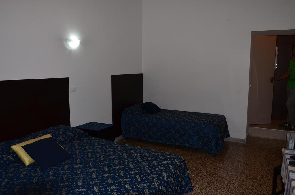 רומא Ines Downtown B&B חדר תמונה